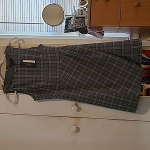 💥💥💥 HOT SALE Banana Republic Classic Dress Plaid, Size 6 Petite, Color Gray